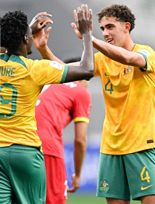 相爱恨晚by纳兰雪央-爱游戏彩票